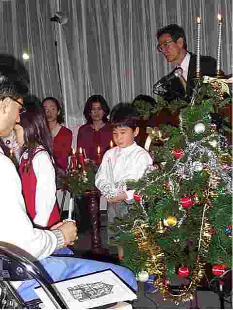 (写真)1998年クリスマスイブ礼拝の様子3